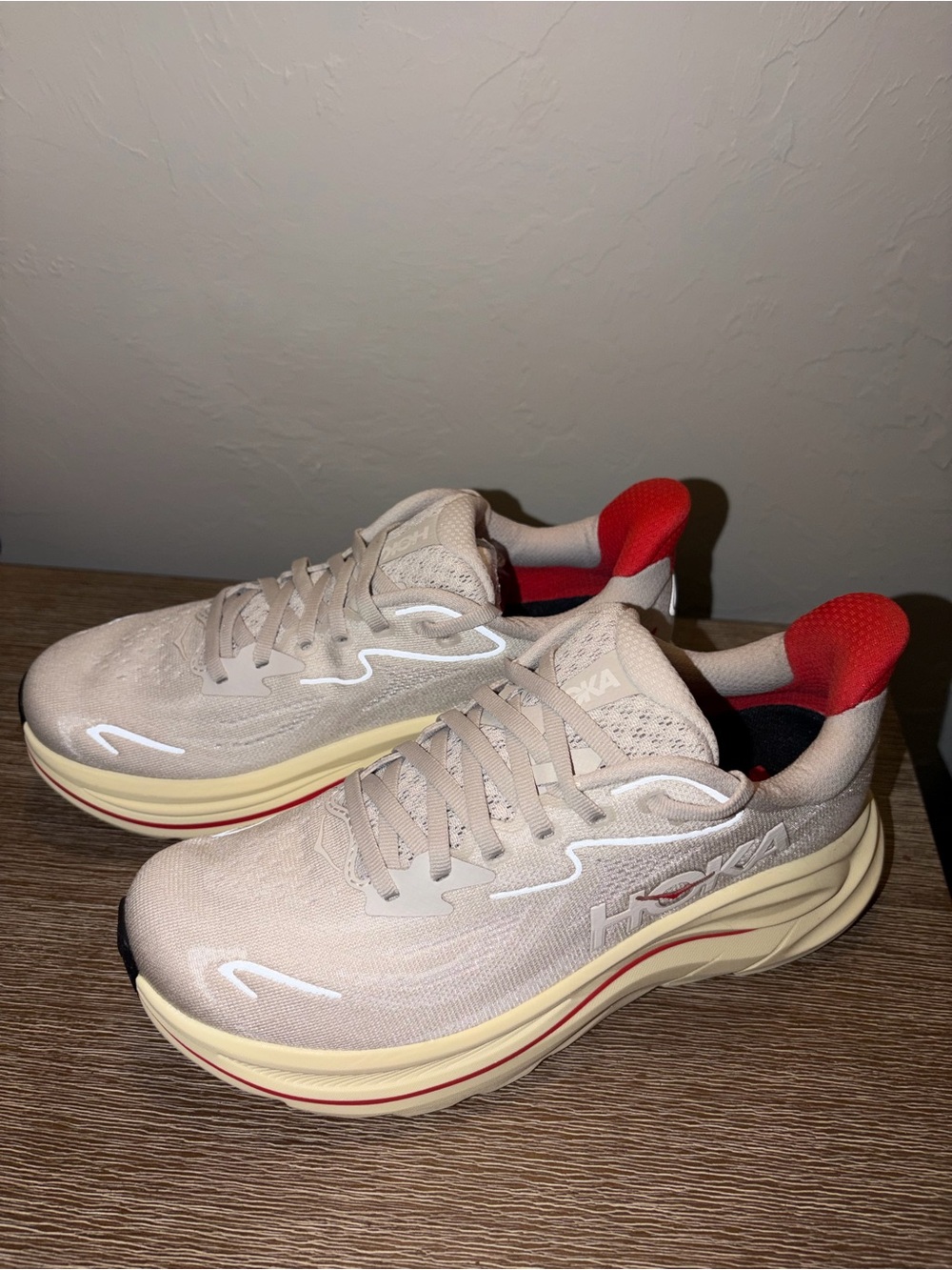 Hoka One One Clifton 10 Running Athletic Shoes, Stucco Cerise Women's Size 7 NEW